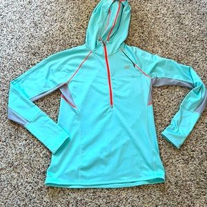 New Balance hooded quarter zip athletic top. - Medium